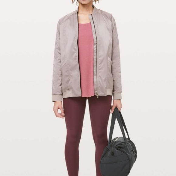 Lululemon Trace Back Bomber
Dark Chrome Size 10 - Picture 2 of 10